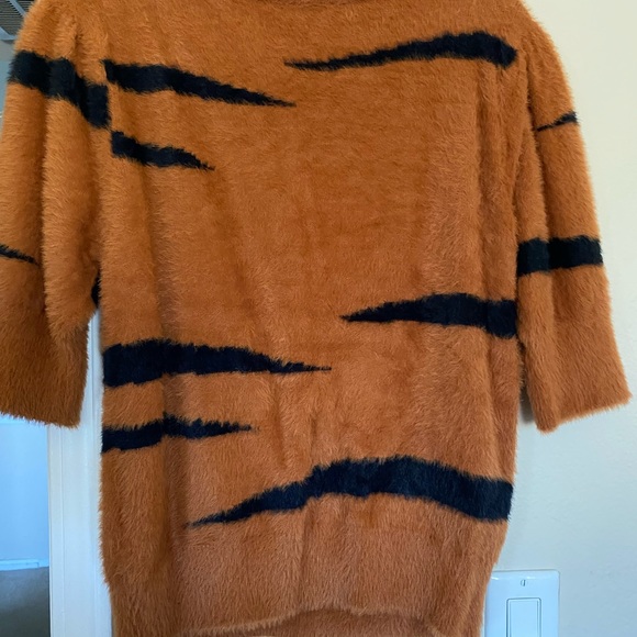 Michael Stars cropped tiger sweater - Picture 2 of 6